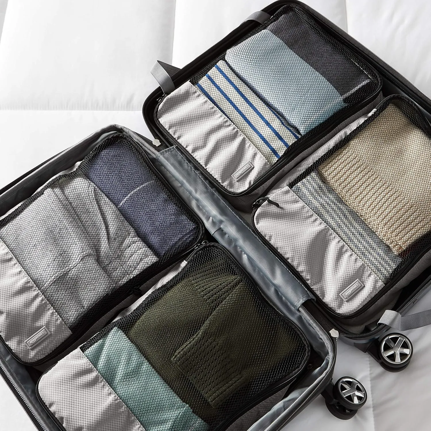Amazon Basics 4 Piece Packing Cubes with Double Zipper and Mesh Top, Travel Organizer Set, Medium, Gray