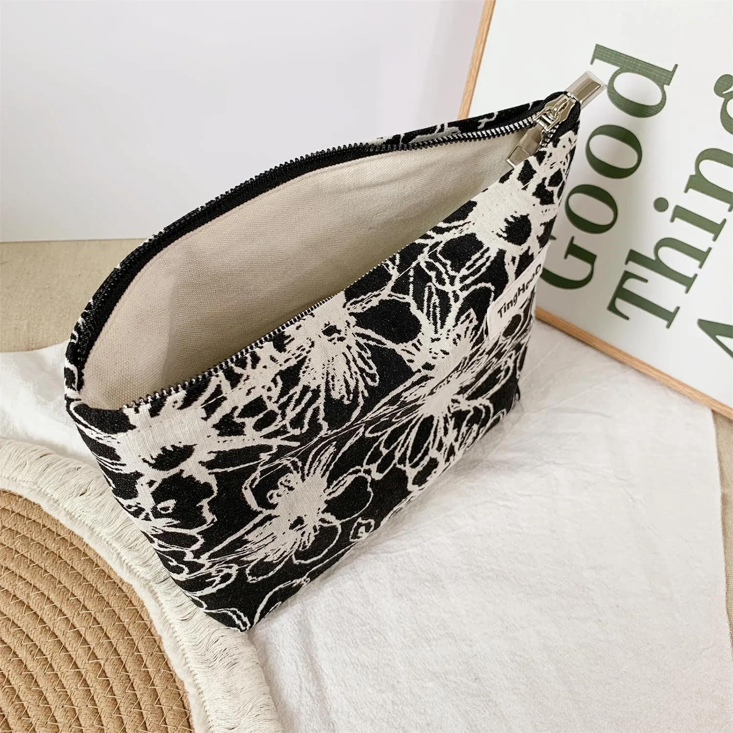 Floral Makeup Bag for Women,Travel Makeup Bags for Purse, Black Makeup Bag, Canvas Make Up Bag, Light Lining Comfortable Lightweight Makeup Bag, Zipper Pouch Bags, Cosmetic Bag for Women