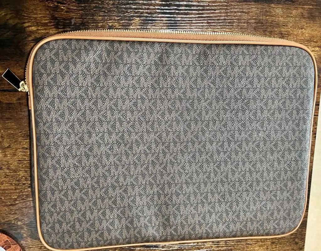 Jet Set Logo 13 Inch Laptop Case
