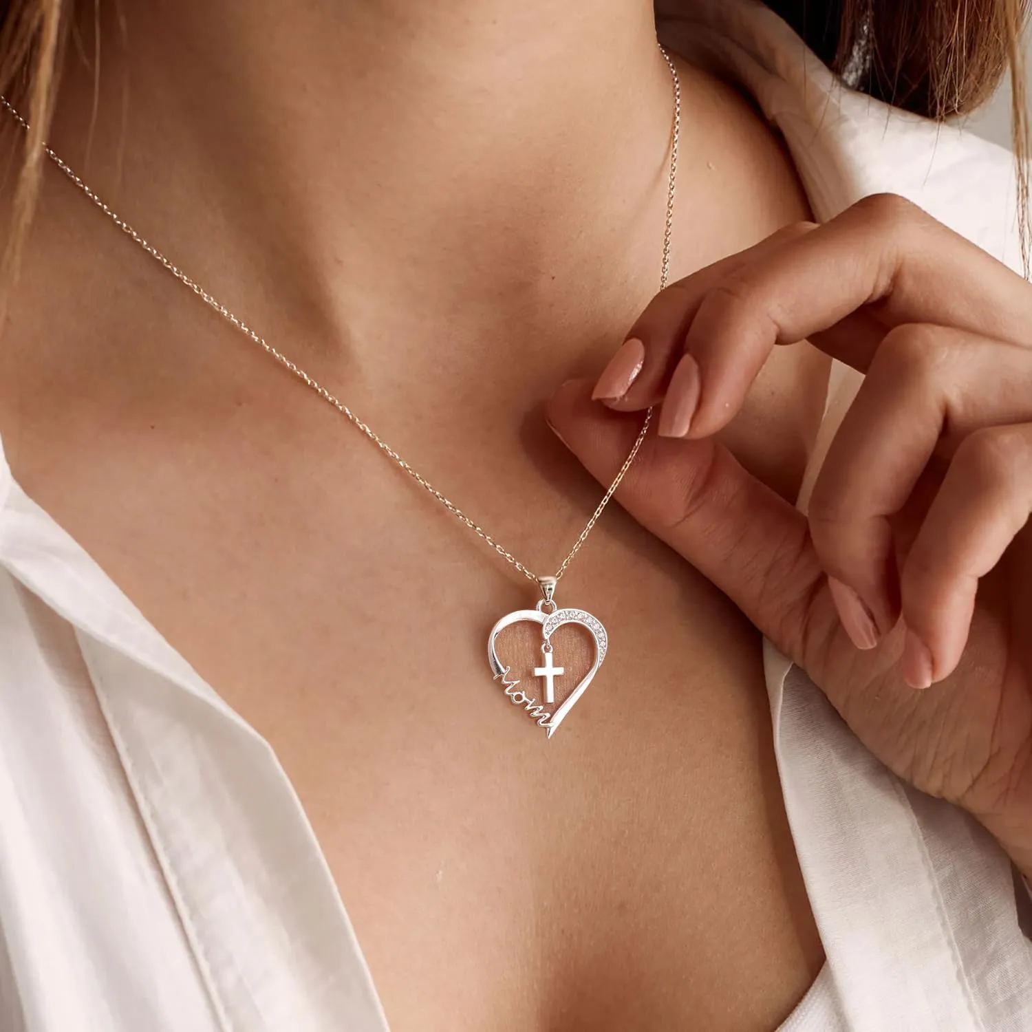 Moodear Mothers Day Gifts Mama Pendant Necklaces for Women - Dainty Small 18K Gold Plated Mom Necklace Non Tarnish Gift for Mom,New Mom Trendy