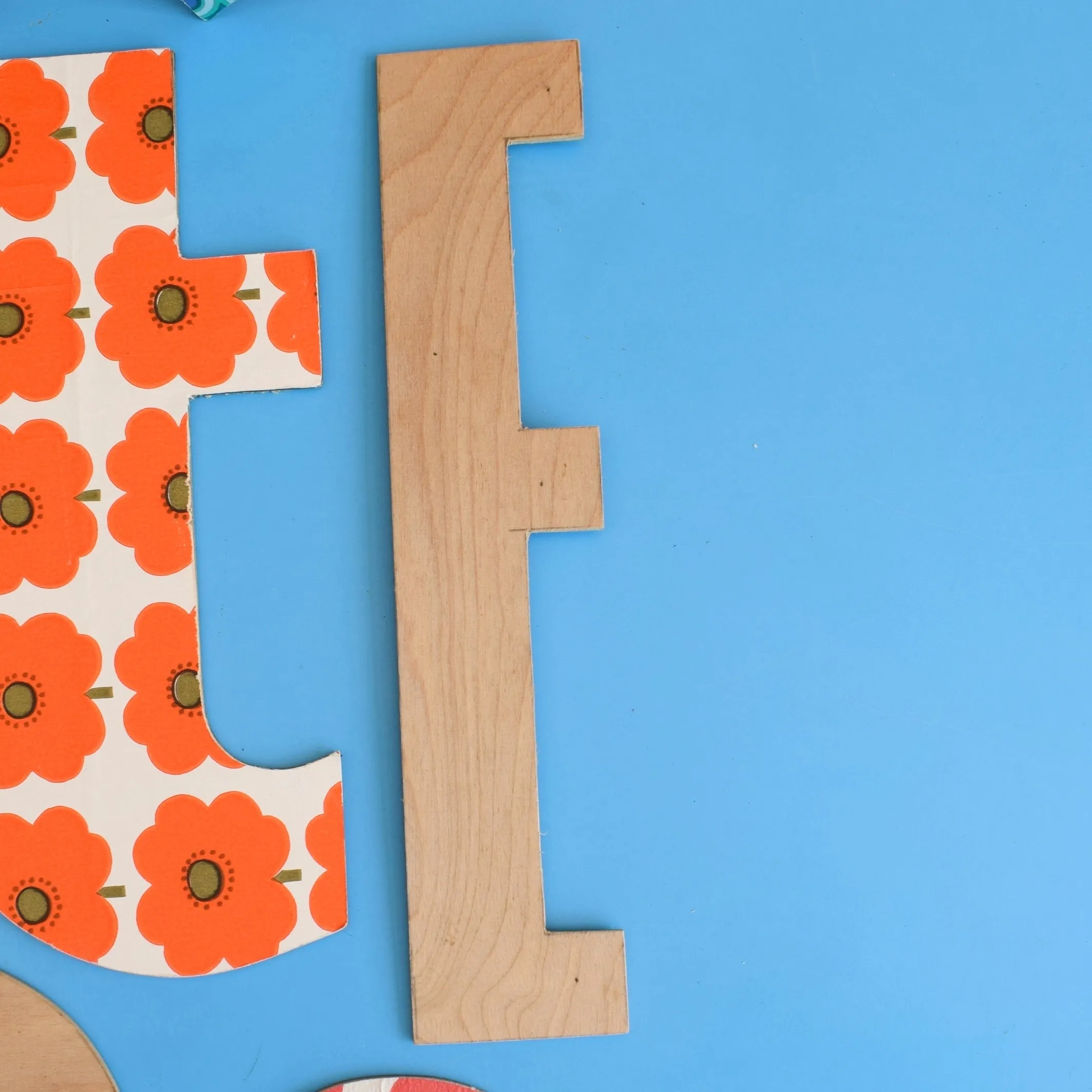 Vintage Letters - Wood & Vintage Wallpaper