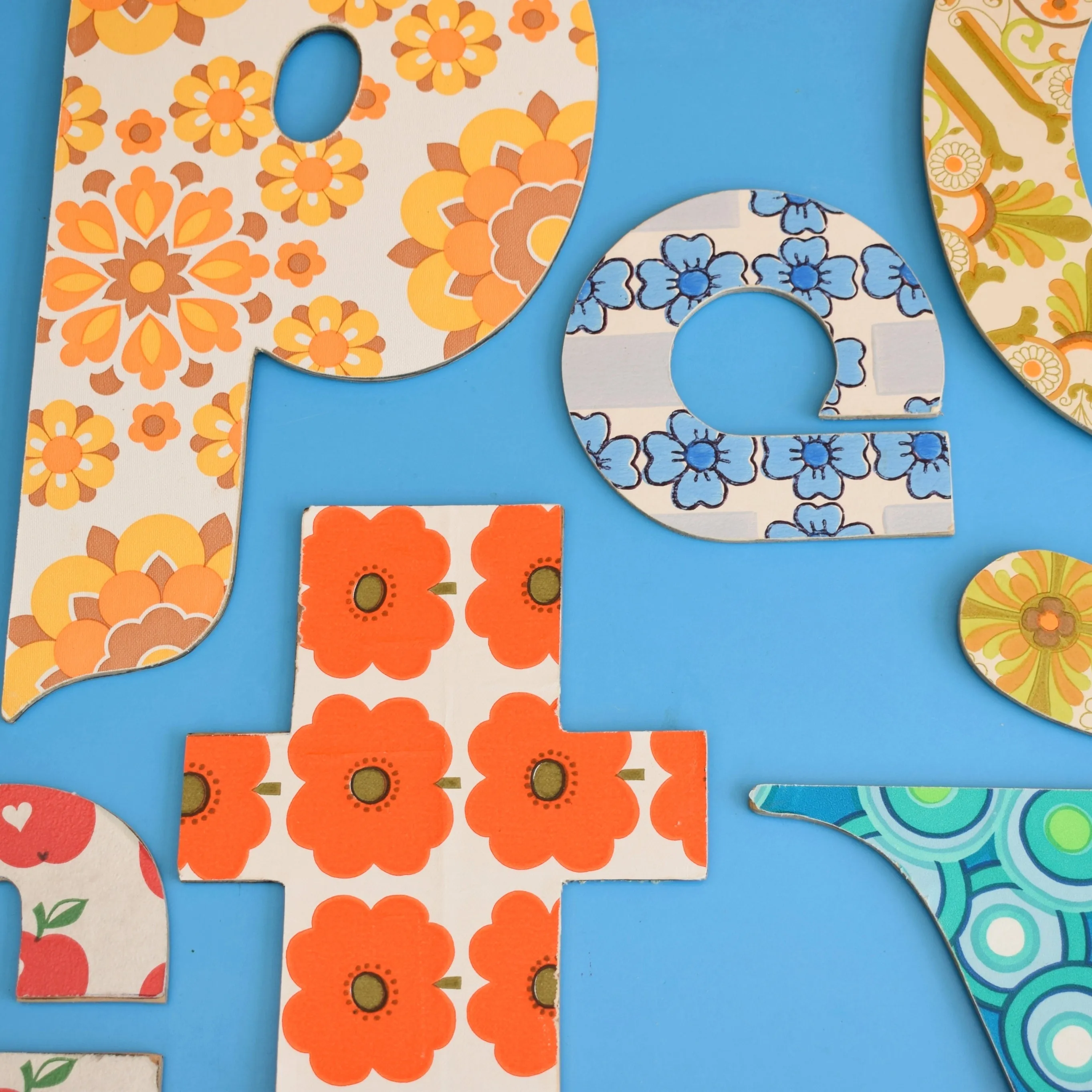 Vintage Letters - Wood & Vintage Wallpaper