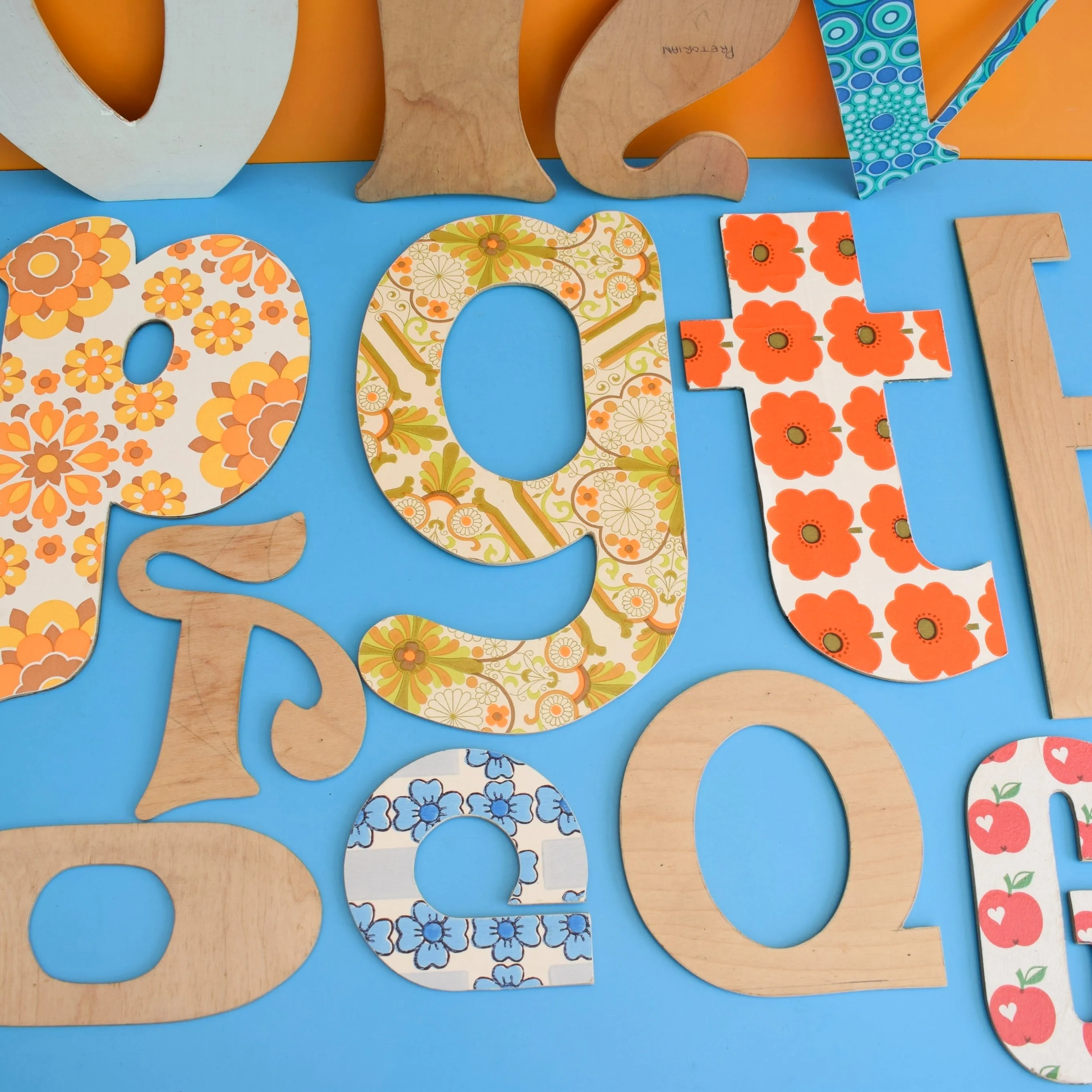 Vintage Letters - Wood & Vintage Wallpaper