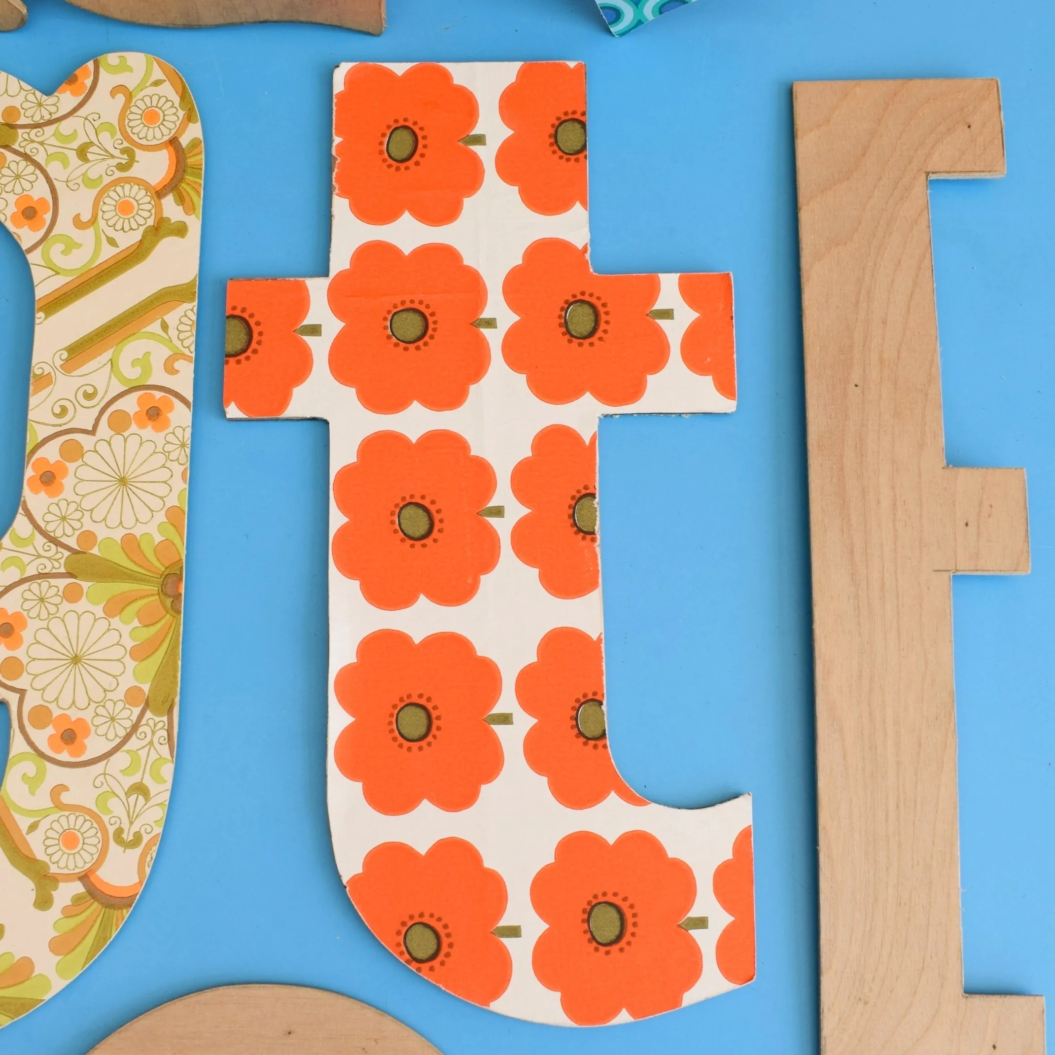Vintage Letters - Wood & Vintage Wallpaper