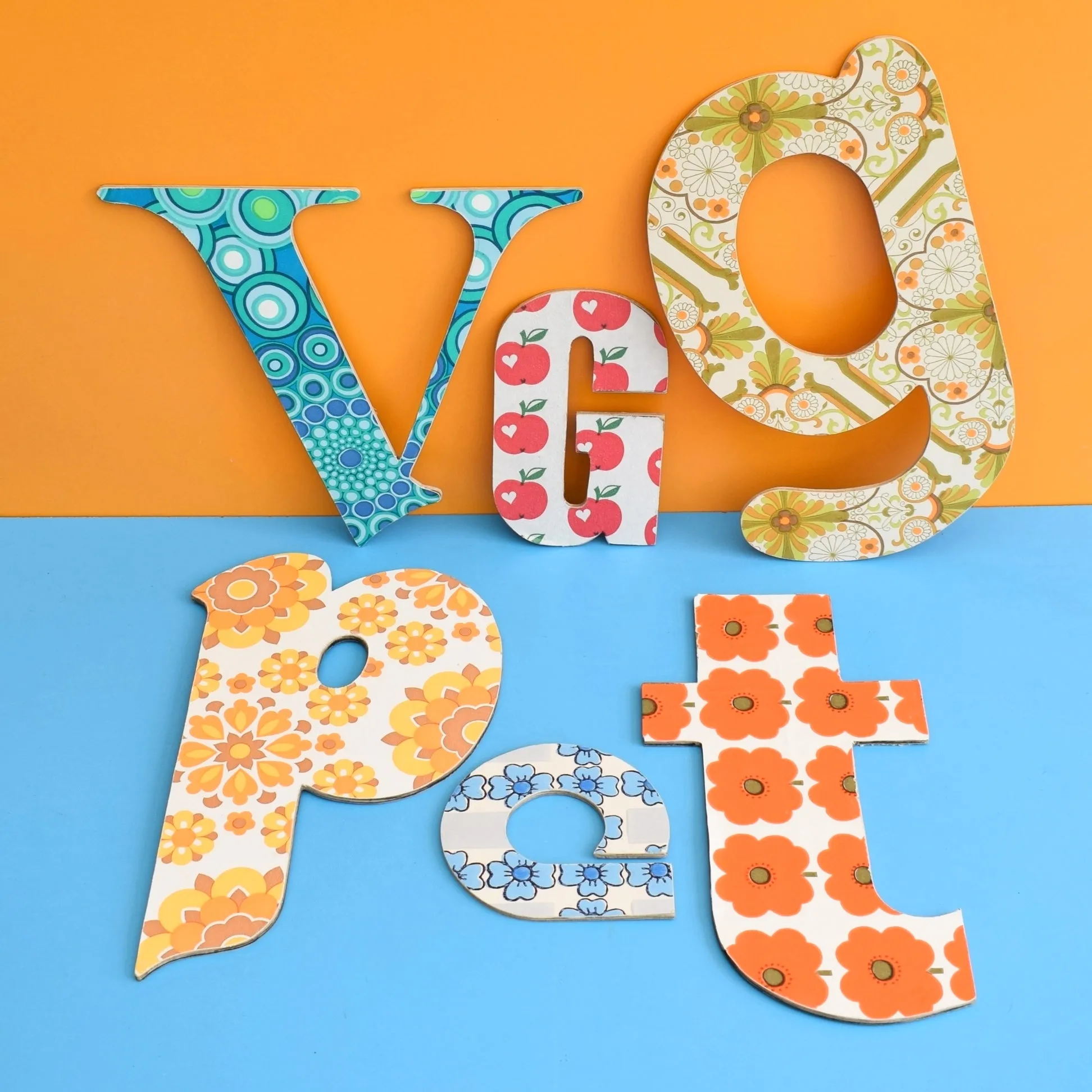 Vintage Letters - Wood & Vintage Wallpaper